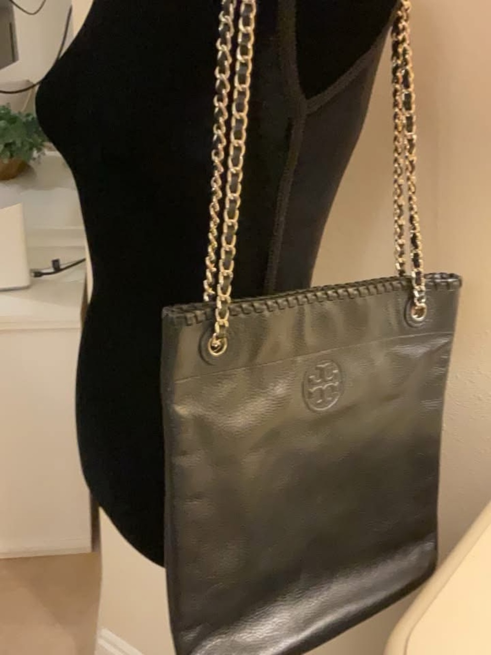 Tory Burch Black Leather Shoulder Bag with Gold Chain Straps